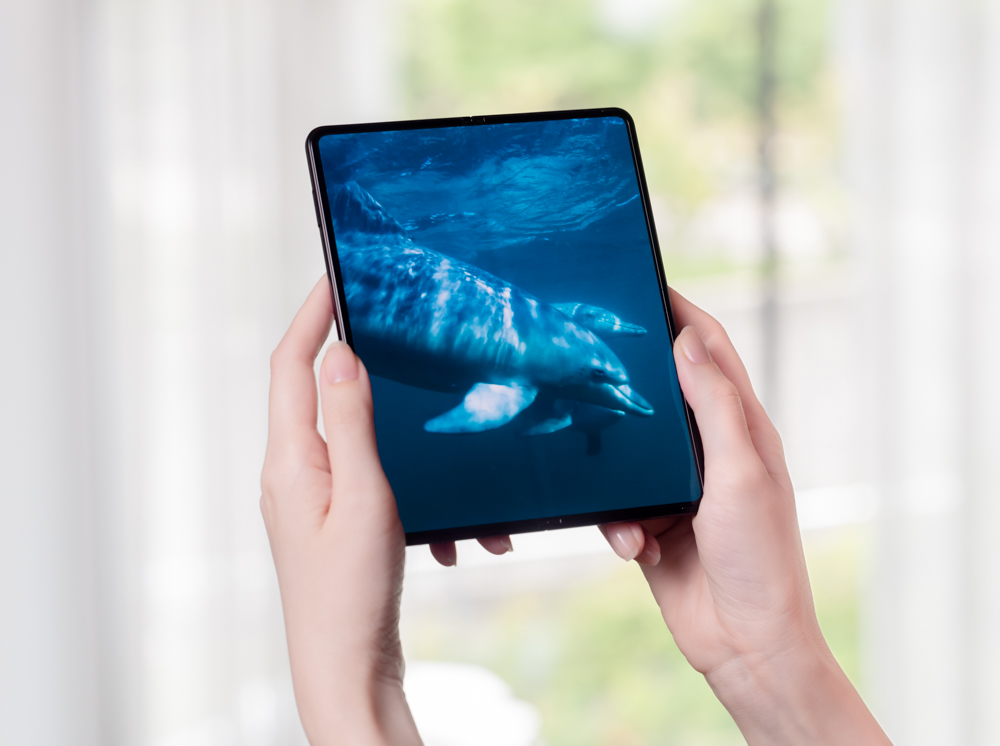 samsung-giam-gia-soc-cho-galaxy-z-fold-3-1